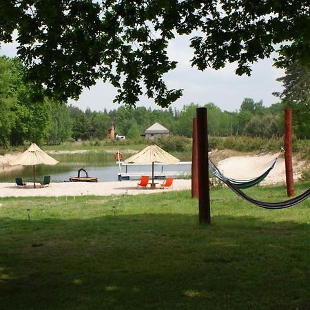 Villa Zacisze U Rysia à Brochów Extérieur photo